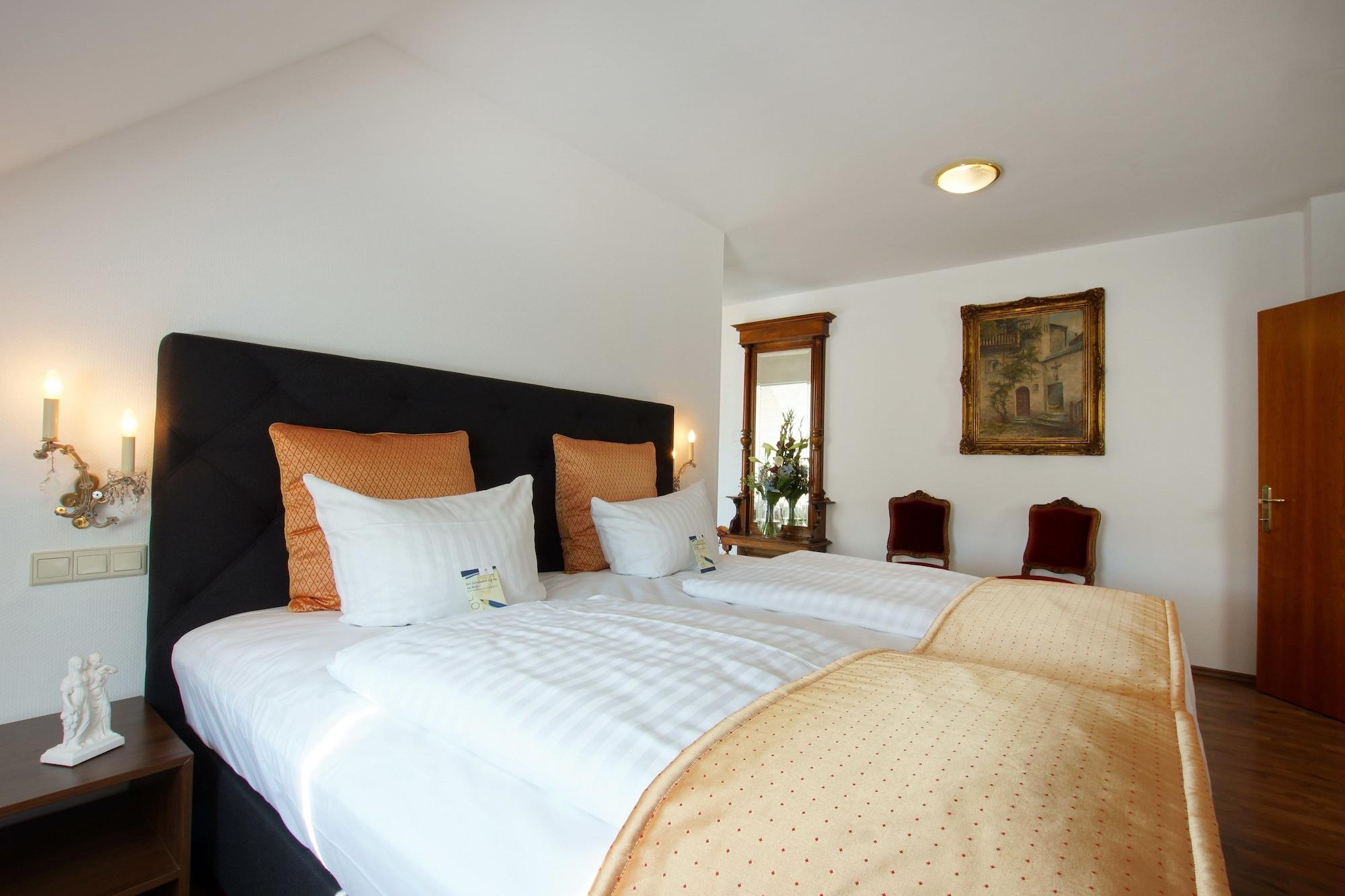 Hotel Am Luisenplatz Потсдам Экстерьер фото
