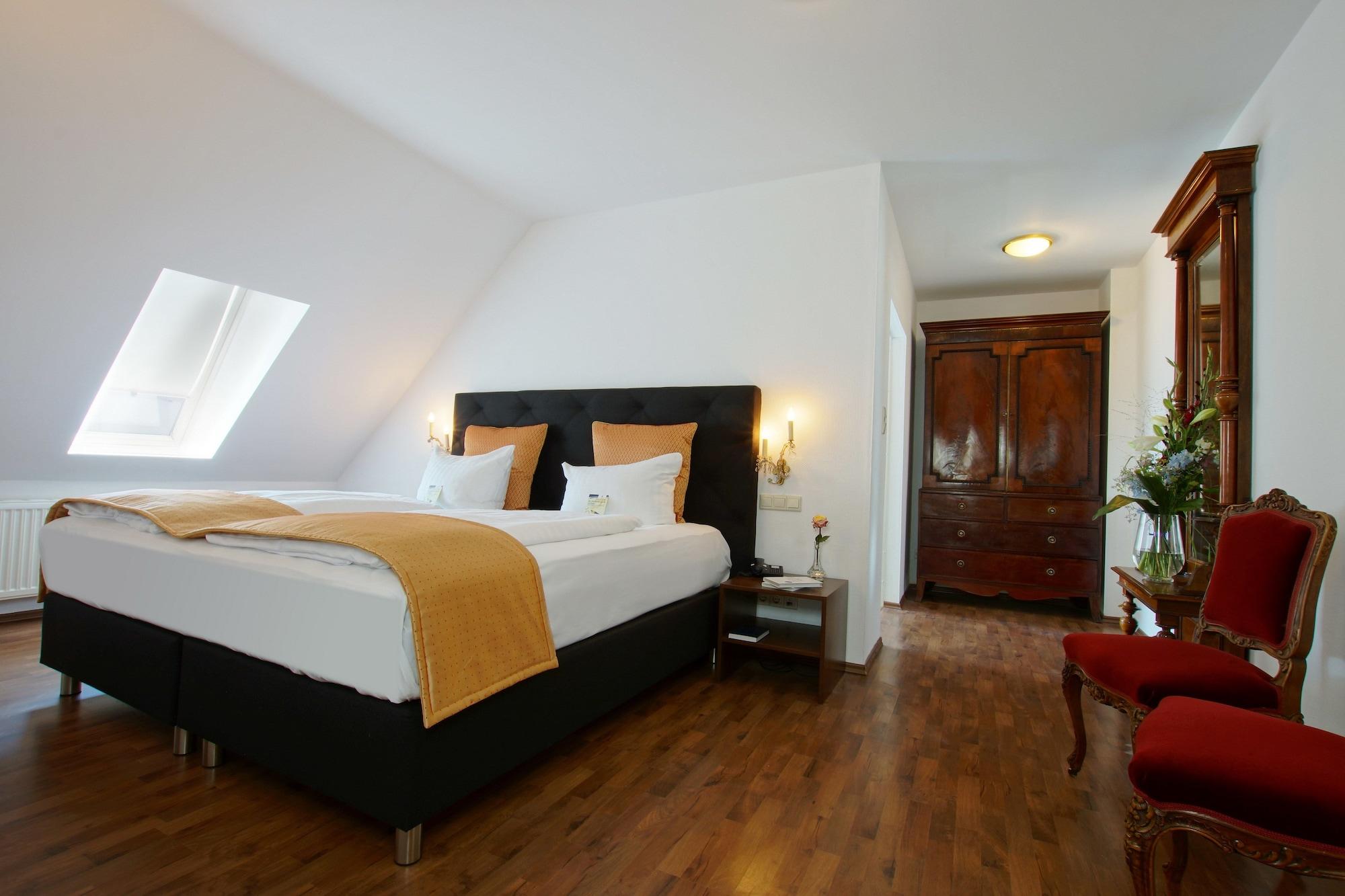 Hotel Am Luisenplatz Потсдам Экстерьер фото