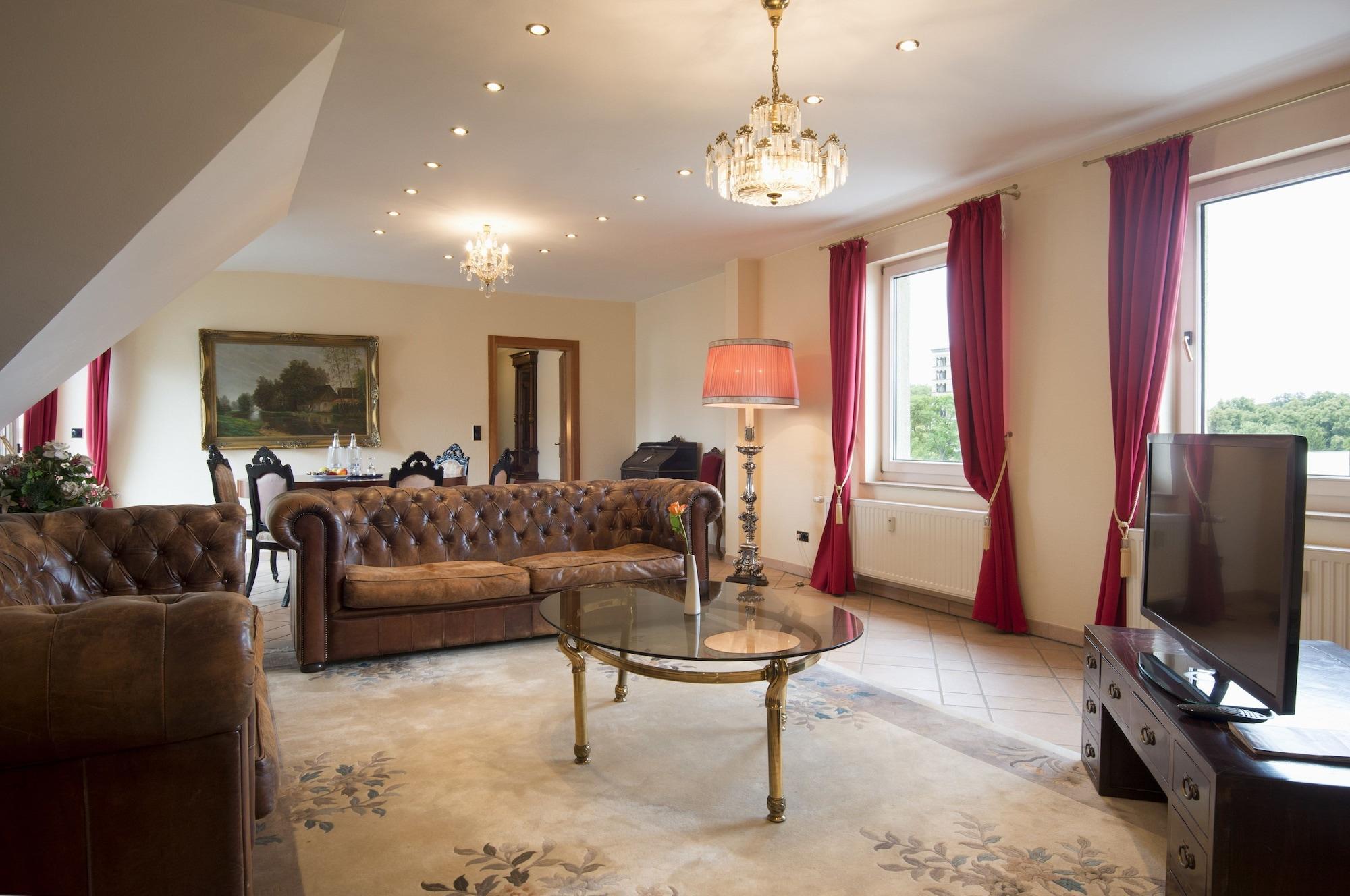 Hotel Am Luisenplatz Потсдам Экстерьер фото