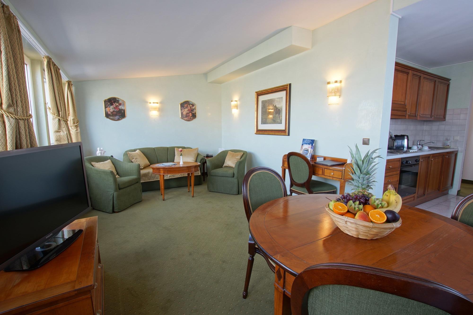 Hotel Am Luisenplatz Потсдам Экстерьер фото
