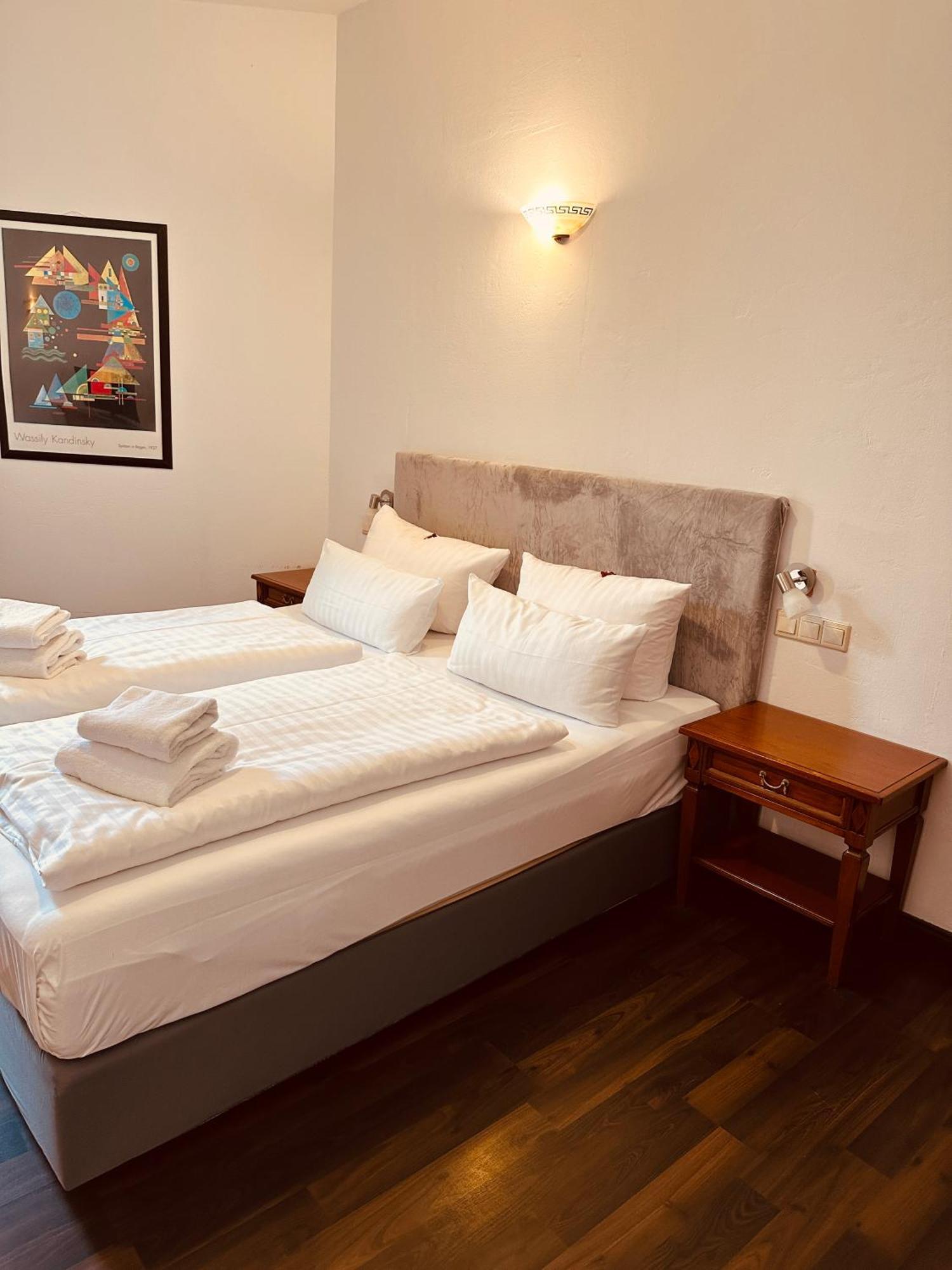Hotel Am Luisenplatz Потсдам Экстерьер фото